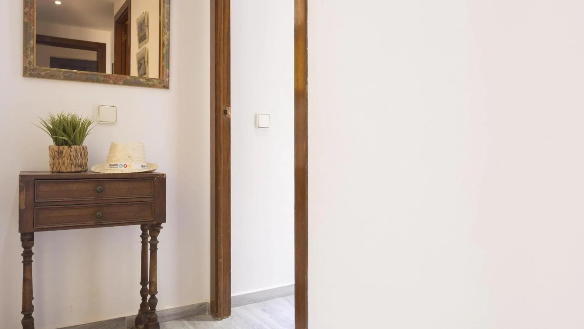 Ref. Blanc Canigo 2: Apartamento Con Vistas Al Mar A Pie De Playa Con Parking. - Es-325-7 托罗埃利亚-德蒙特格里