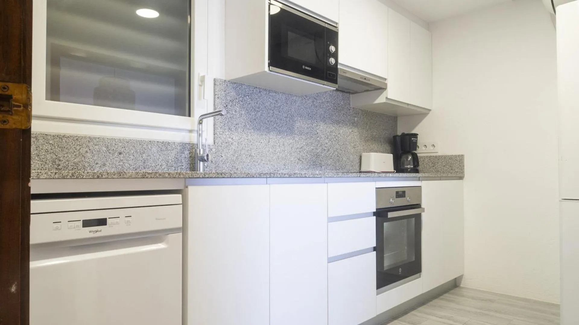 Ref. Blanc Canigo 2: Apartamento Con Vistas Al Mar A Pie De Playa Con Parking. - Es-325-7 Torroella de Montgrí Appartement