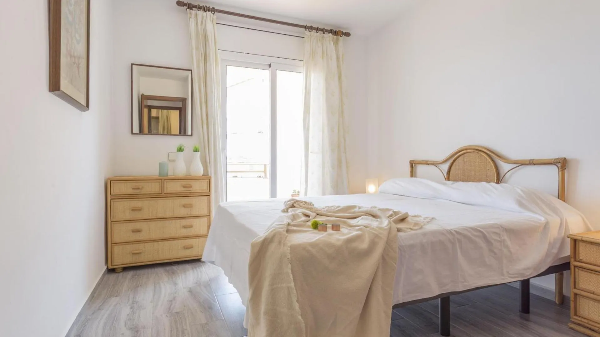 公寓 Ref. Blanc Canigo 2: Apartamento Con Vistas Al Mar A Pie De Playa Con Parking. - Es-325-7 托罗埃利亚-德蒙特格里